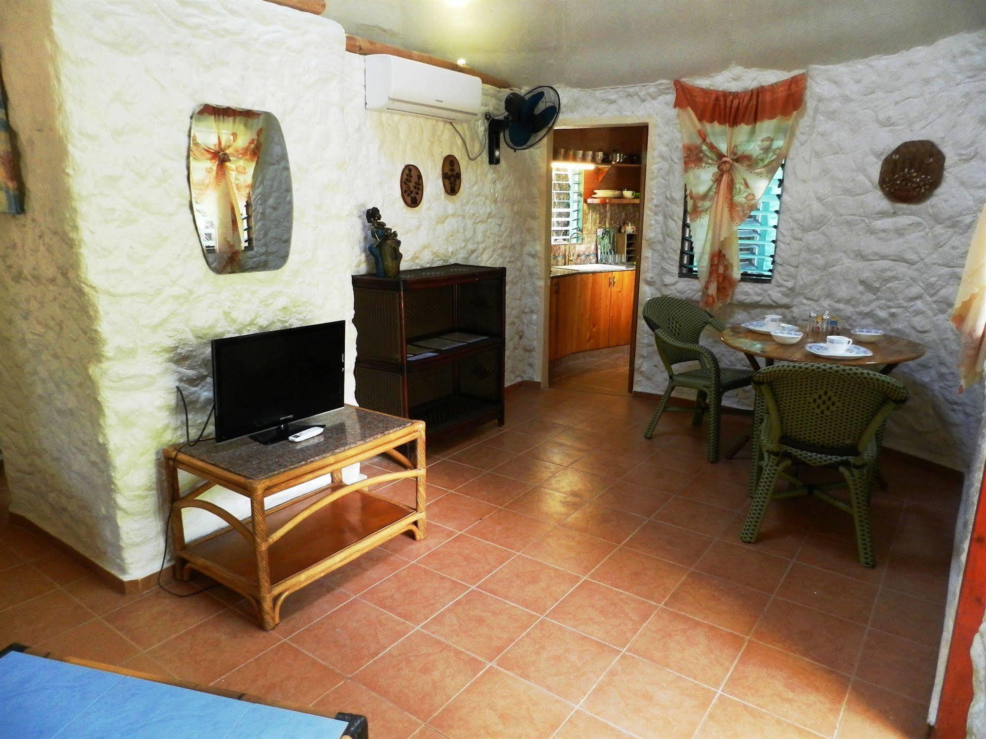 Panglao Chocolate Hills Hostel Екстериор снимка